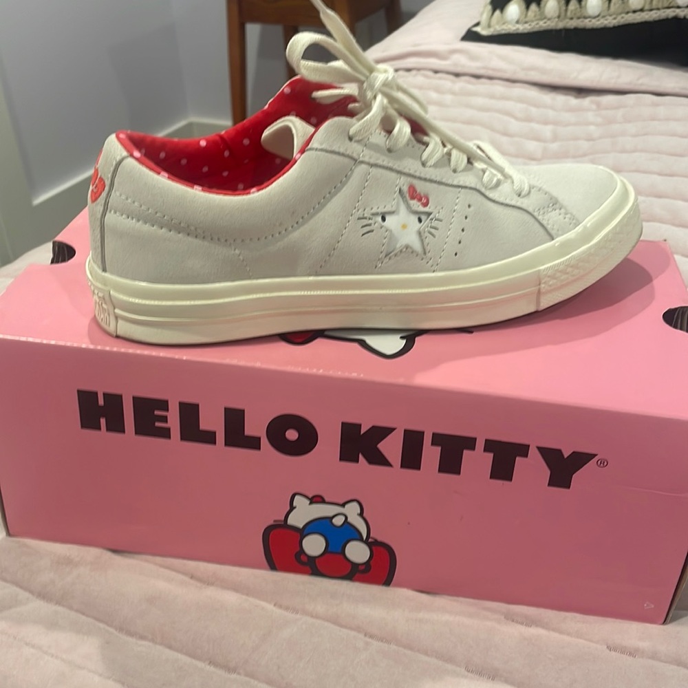 Converse x hello kitty sneakers size 9